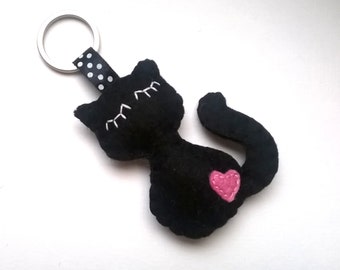 Felt cat keychain - black cat - felt accessories - Baby shower - eco friendly - gift for him - gift for her - key holder - felt animals