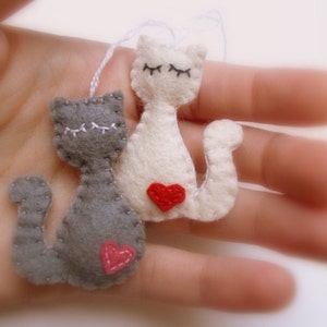 MINI Felt cat ornament - gift idea for cat lovers - small kitties - home decoration - Christmas decor - stuffing - handmade nursery room