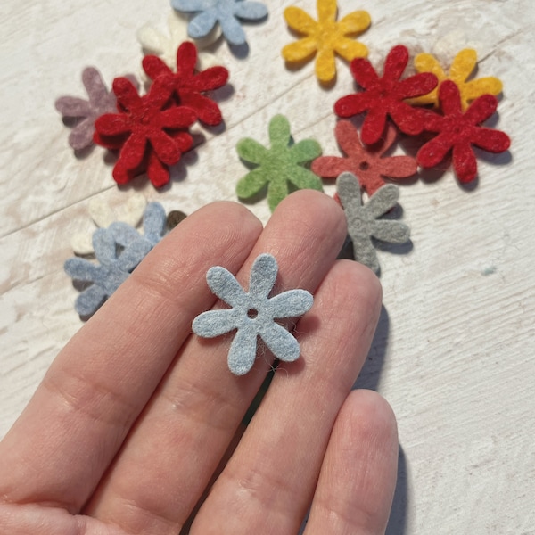 Mini paquets de fleurs en feutre mixte, minuscules fleurs de couleurs mélangées, embellissements artisanaux découpés