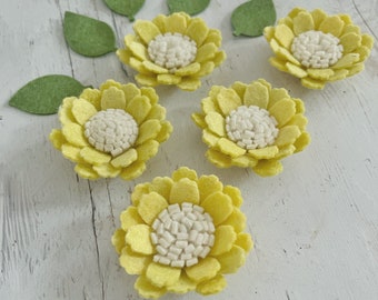 Spring flower pack, yellow and white felt loose flowers with green leaves