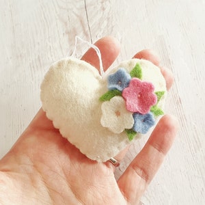 Spring flowers heart ornament - felt home decoration - gift for her nursery decor nature inspired with flower - 1 item or set