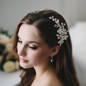 Wedding Hair Clip • Bridal Hair Clip • Pearl & Floral Bridal Clip • Floral Bridal Hair Clip • Pearl Wedding Clip • Wedding Hair Clip • 2514