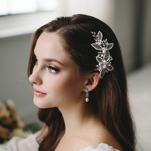 Pearl & Crystal Bridal Clip • Pearl Wedding Clip • Crystal Bridal Clip • Floral Pearl Clip • Wedding Clip • Floral Bridal Hair Clip • 2519