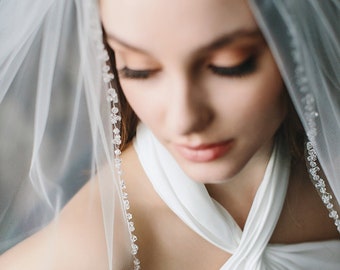 Wedding Veil • Crystal Wedding Veil • Beaded Veil • Ivory Veil • Fingertip Veil • Bridal Veil • Veil Floral • Fingertip Length • 5119