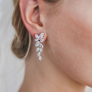 Floral Wedding Earrings, Bridal Drop Earrings, Floral Bridal Earrings, Wedding Drop Earrings, Bridal Earrings, Wedding Earrings, Bridal~4256