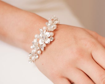 Floral Wedding Bracelet, Pearl & Crystal Bridal Bracelet, Floral Bridal Bracelet, Floral Pearl Wedding Bracelet, Pearl Bridal Bracelet~4881