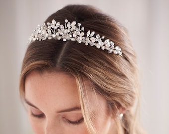 Tiara de boda de perlas y cristal, tiara nupcial, tocado de boda de perlas, tiara de boda de perlas, corona de boda de cristal, tocado de novia ~ TI-3380