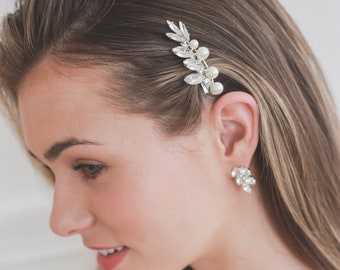 Small Bridal Clip • Pearl Wedding Clip • Simple Bridal Clip • Floral Pearl Clip • Small Wedding Clip • Floral Bridal Hair Clip ~2488