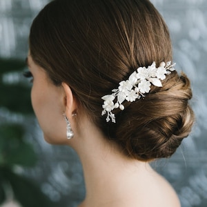 Gold Wedding Comb, Pearl Crystal Wedding Comb, Floral Bridal Comb, Freshwater Pearl Comb, Small Wedding Comb, Floral Bridal Hair Comb ~2477