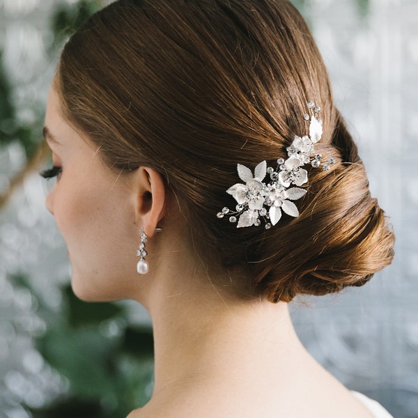 Floral Bridal Comb, Floral Wedding Hair Comb, Bridal Hair Comb, Floral Bridal Hair Accessory, Wedding Hair Accessory, Floral Comb ~2437