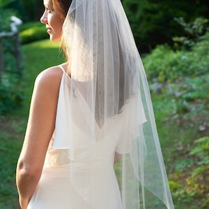 Brautschleier, Schnittkantenschleier, schlichter Hochzeitsschleier, Schleier für die Braut, Hochzeitsschleier, leichter Elfenbeinschleier, weißer Schleier, Schleier für die Hochzeit, VB-5090