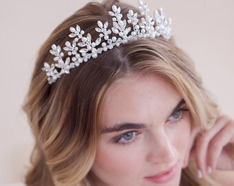 Pearl Wedding Tiara • Pearl Bridal Crown • Pearl Bridal Tiara • Pearl Wedding Crown • Flower Crown Wedding • Bridal Hair Accessories • 3426