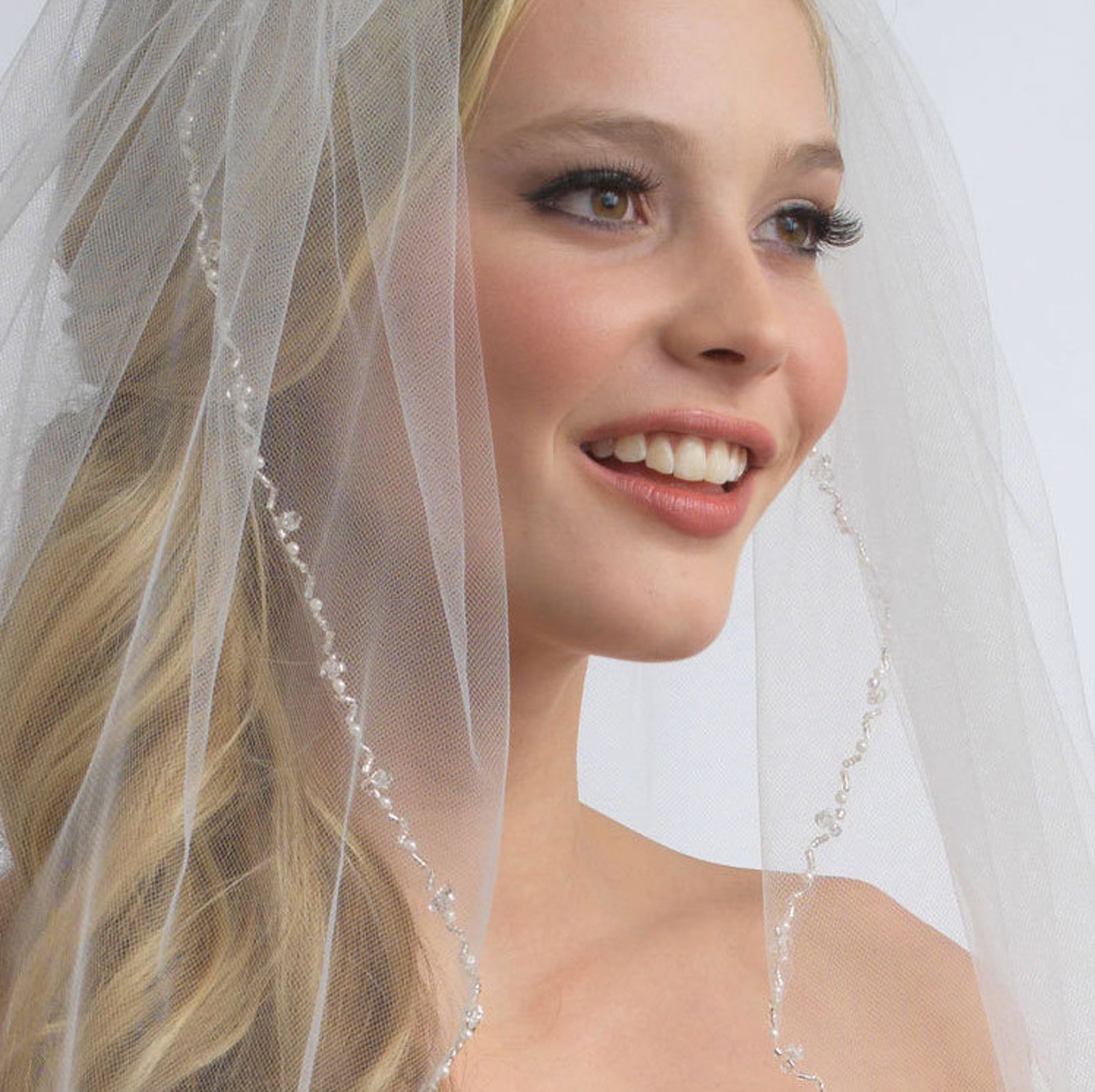 Wedding Veil 1 Layer Crystal Wedding Veil Pearl Bridal Etsy