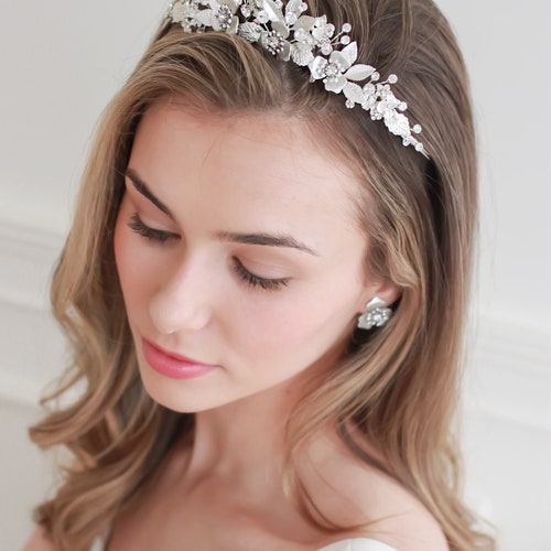 Floral Wedding Tiara, Flower Bridal Crown, shops Floral Wedding Crown, Flower Bridal Tiara, Wedding Hair Accessories, Bridal Hair Accessories~3422