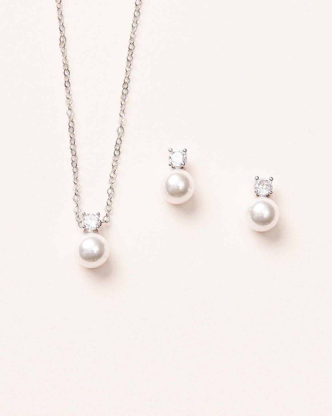 Simple pearl necklace and earring set hotsell