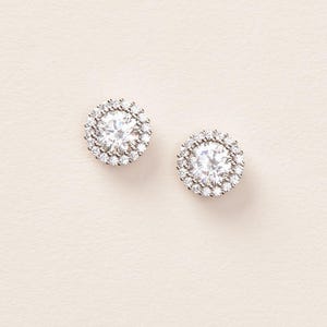 Circle CZ Stud Earrings • Halo Stud Earrings • Bridal Stud Earrings • Cubic Zirconia Studs • CZ Stud Earrings • Halo Stud Earrings • 4519
