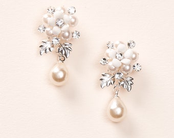 Floral Bridal Earrings • Pearl Wedding Earrings • Pearl Wedding Jewelry • Bridal Jewelry • Flower Earrings • Pearl Drop Earrings • 4468