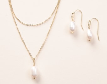 Pearl Bridesmaid Jewelry Set • Bridesmaid Jewelry Gift • Freshwater Pearl Jewelry • Minimalist Pearl Jewelry • Bridesmaid Jewelry Set ~1708