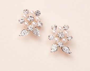 Pearl Bridal Earrings • Floral Pearl Wedding Earrings • Pearl & Crystal Stud Earrings • Bridal Earrings • Silver Wedding Earrings • 4431