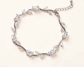 Floral Vine Bracelet • Minimalist Wedding Bracelet • Dainty Vine Jewelry • Delicate Bracelet • Simple CZ Bracelet • Elegant Jewelry • 4926
