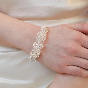 Pearl & Crystal Wedding Bracelet • Crystal Bridal Bracelet • Vintage Bridal Bracelet • Pearl Bracelet • Pearl Wedding day Jewelry • 4934
