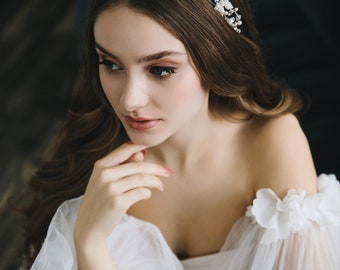NWT DELICATE CRYSTAL AND PEARL BRIDAL HEADPIECE Crystal & Pearl Bridal Veil Crown: Handmade Wedding Tiara  main image 3