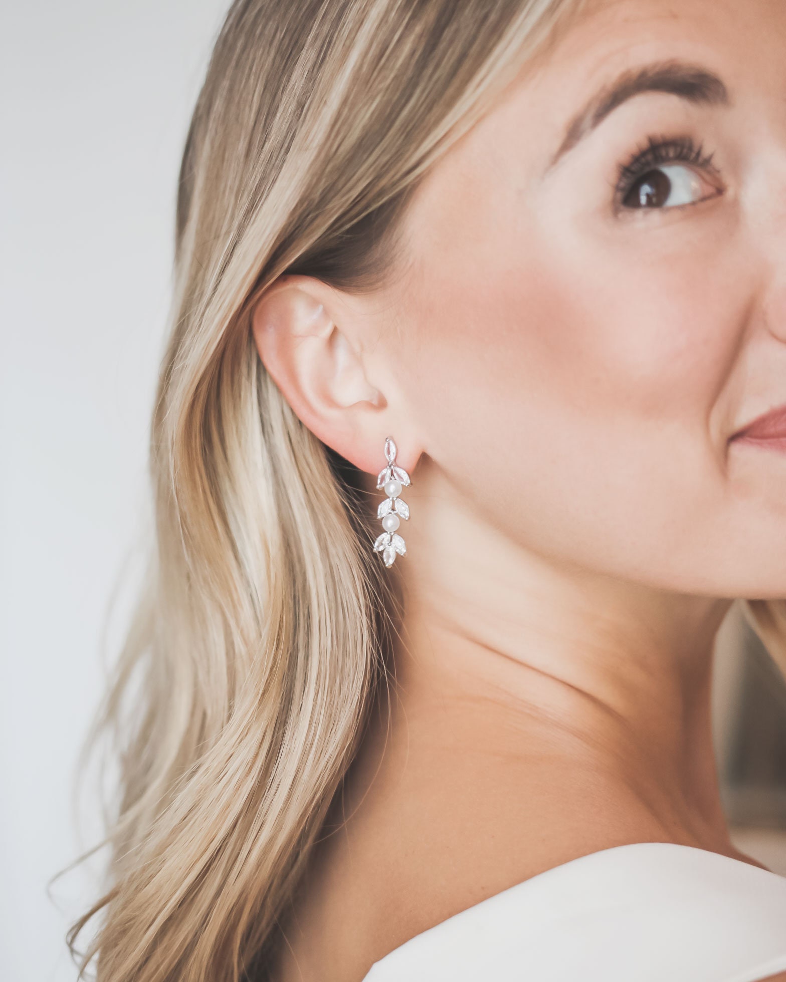 Orecchini Pendenti Con Perle E Zirconia Cubica - Gioielli Eleganti Per Sposa E Damigelle