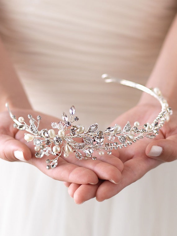 25 Pearl Headbands, Headpieces And Hair Accessories - Weddingomania