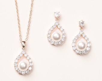 Bridesmaid Jewelry Gift • Pearl Bridesmaid Jewelry • Pearl Bridal Party Gift • Pearl Jewelry Bridesmaid Gift • MOH Gift Jewelry • 1679
