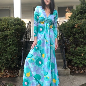 1970s vintage long sleeve gown. Slinky polyester. Ocean vibes. Free shipping