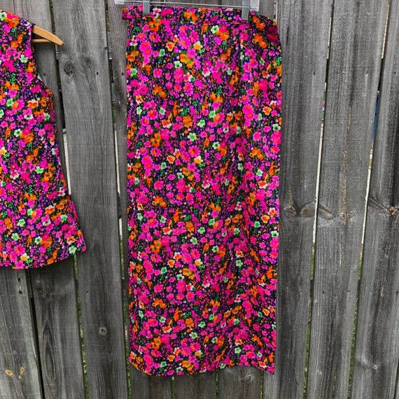 Vintage bright psychedelic floral print skirt set… - image 7