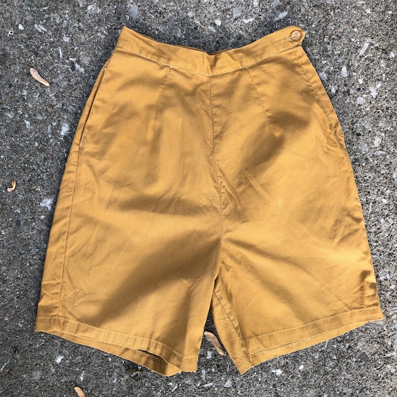 Vintage 1950s/60s beige side zip shorts. Free shi… - image 1