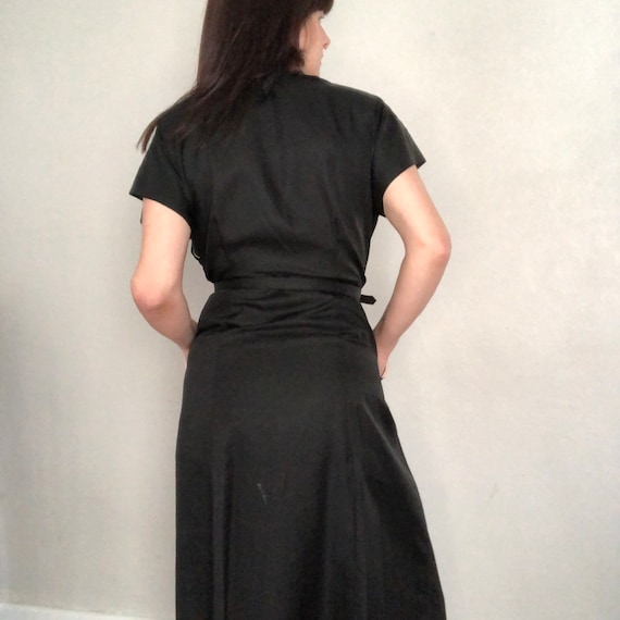Beautiful 1940s/1950s black wiggle dress with poc… - image 9