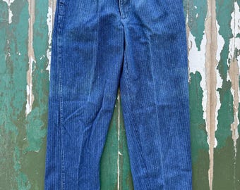 Vintage Bugle Boy kritstrecksrandiga jeansbyxor med hängslenknappar från 1980-90-talet