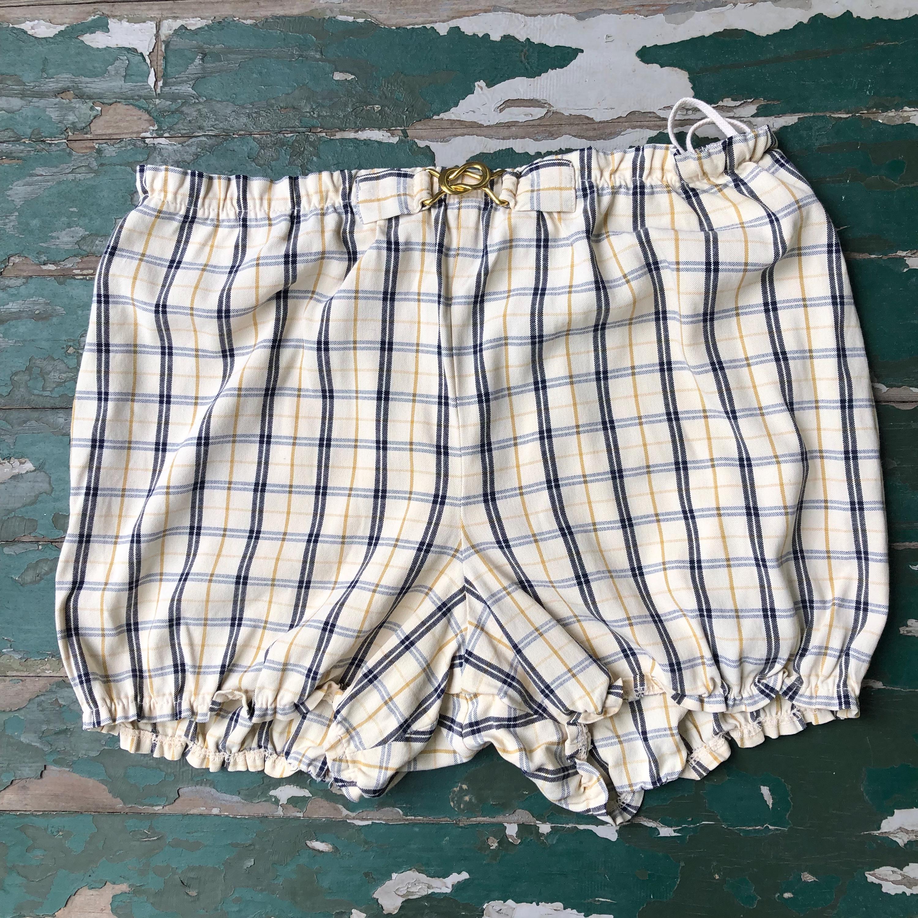 【ひむぴ専用】HⅡT CHECK BEACH SHORTS TARTAN ひむぴ専用】HⅡT CHECK BEACH SHORTS TARTAN