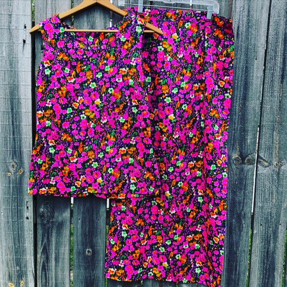 Vintage bright psychedelic floral print skirt set… - image 1