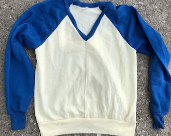 Deadstock 1970s two tone v neck raglan sweatshirt