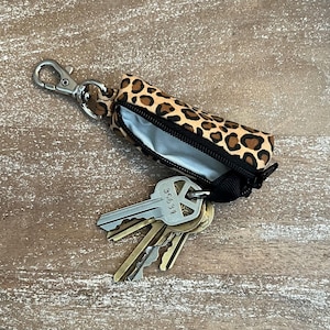 Imprimé léopard - Pochette pour clés dissimulée avec clip, organiseur de clés à fermeture éclair, espace de rangement amovible pour les clés, porte-clés, breloque de sac porte-clés
