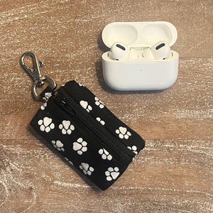 White Paws - Custodia per AirPods Pro, portachiavi con clip per Galaxy Buds e custodia con cerniera