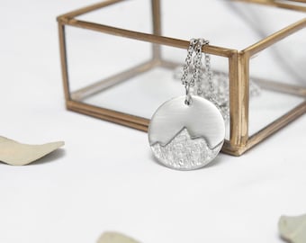 YAFEINI Collana con ciondolo a forma di montagna, in argento Sterling, regalo per sciatori, escursionisti, campeggiatori, scalatori e amanti della natura