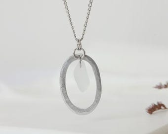Collar de vidrio marino blanco: colgante de aluminio, cadena de acero inoxidable