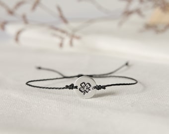 Delicada pulsera de trébol de cuatro hojas: amuleto de la suerte de aluminio, hecha a mano