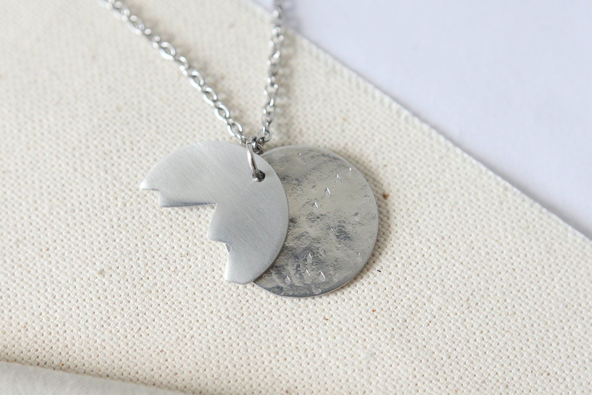 Collana Con Ciondolo Montagna In Acciaio Inossidabile - Gioiello Minimal Per Amanti Della Natura, Escursionisti E Sciatori - Regalo Perfetto Per Donna