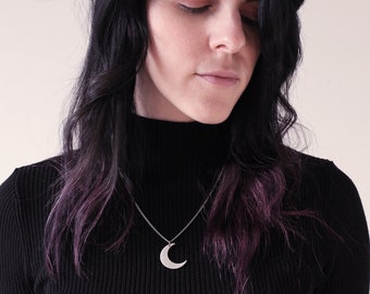Collar minimalista de media luna: cadena de acero inoxidable, hecho a mano