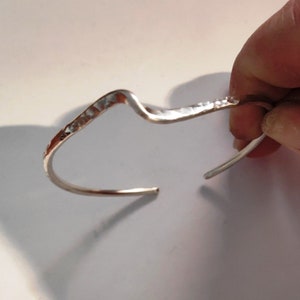 Bracelet argenté femmes, bracelet manchette argenté, Bracelet Sterling Wire, bracelet en argent unisexe, bracelet argenté martelé, bracelet bracelet bracelet
