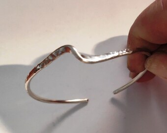 Silver bracelet women, silver cuff bracelet, Sterling Wire Bracelet, unisex silver bracelet wire, hammered silver bracelet, bangle bracelet