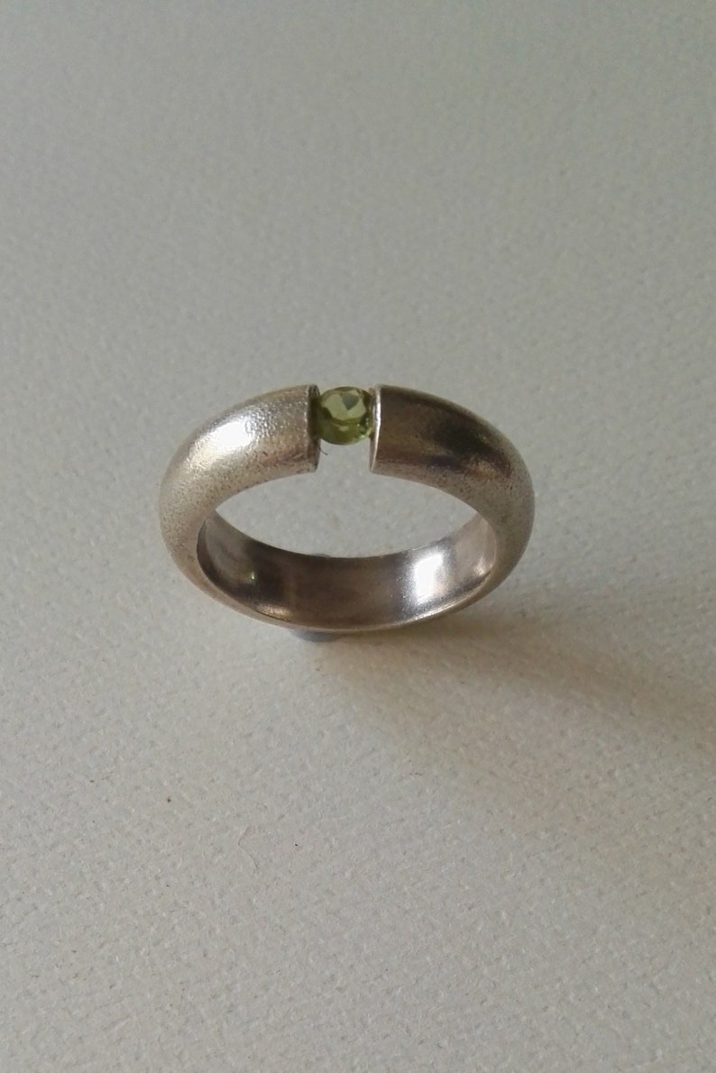 band ring silver stone modern sterling silver ring unique tension set silver ring silver band ring tension set Silver ring lemon quartz