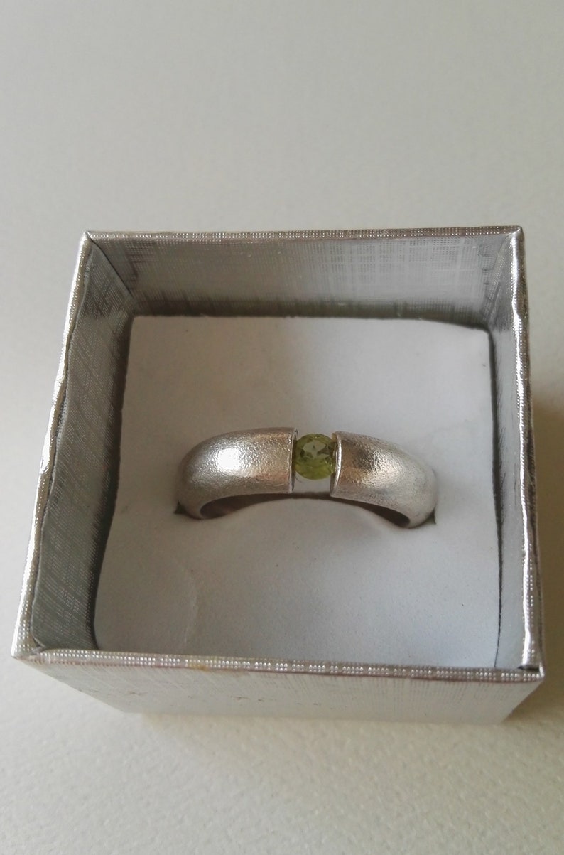band ring silver stone modern sterling silver ring unique tension set silver ring silver band ring tension set Silver ring lemon quartz