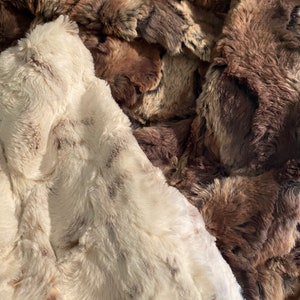 Wild Rabbit Minky Faux Fur Throw Blanket, Snowy Owl Minky Blanket, Luxury Faux Fur, Home Decor Adult Minky Blanket immagine 2