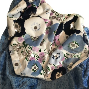 Personalized Bluebell Floral Minky Blanket: Toddler Girl Gift (40x50 inches)